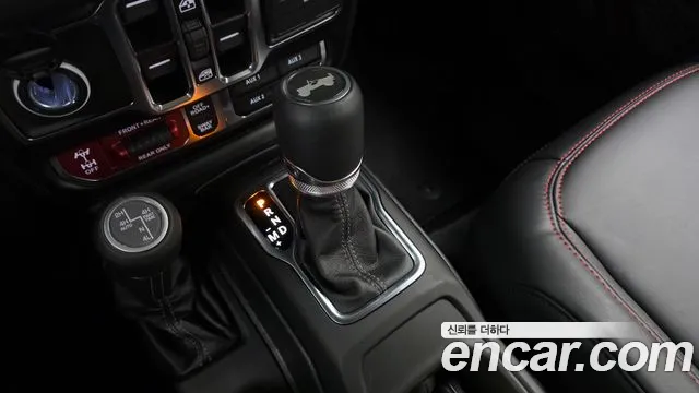 Jeep Wrangler JL — Фото автомобиля 12