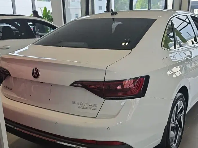 Volkswagen Sagitar — Фото автомобиля 4