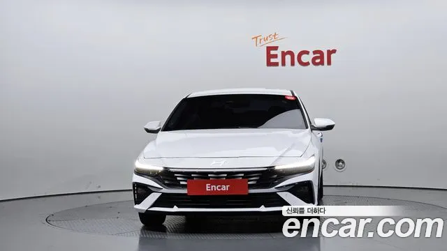 Hyundai Avante CN7 — Фото автомобиля 3