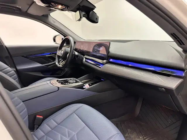 BMW 5 Series — Фото автомобиля 11
