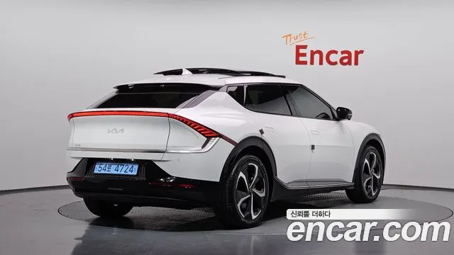 Kia EV6 — Фото автомобиля 2