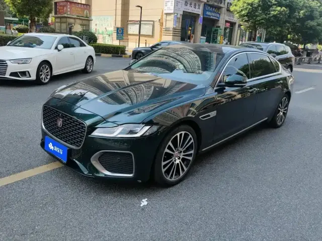 Фотография автомобиля — Jaguar XFL