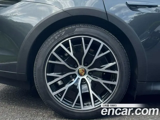 Porsche Taycan Taycan Khan — Фото автомобиля 5