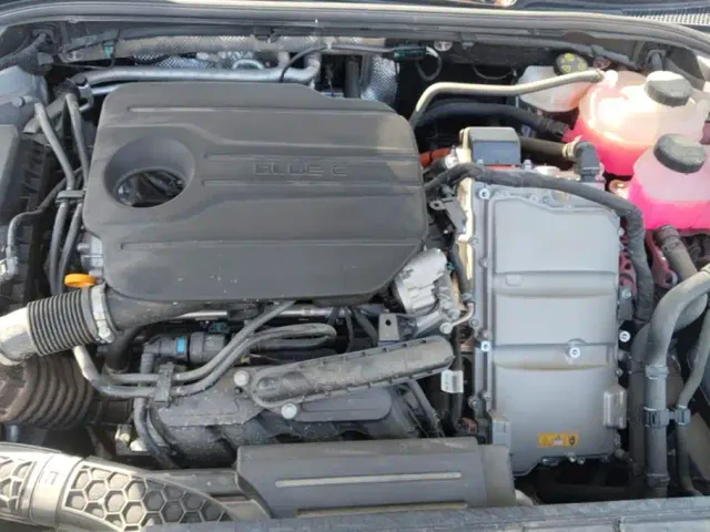 Roewe M7 DMH — Фото автомобиля 10