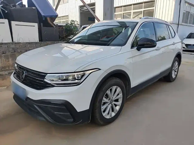 Фотография автомобиля — Volkswagen Tiguan L