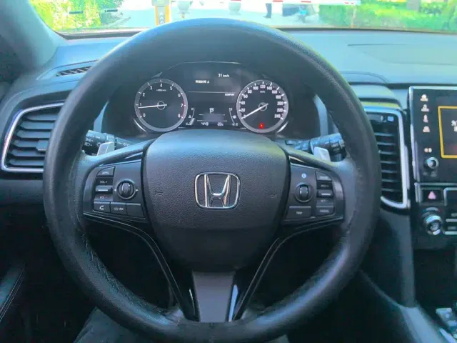 Honda UR-V — Фото автомобиля 6