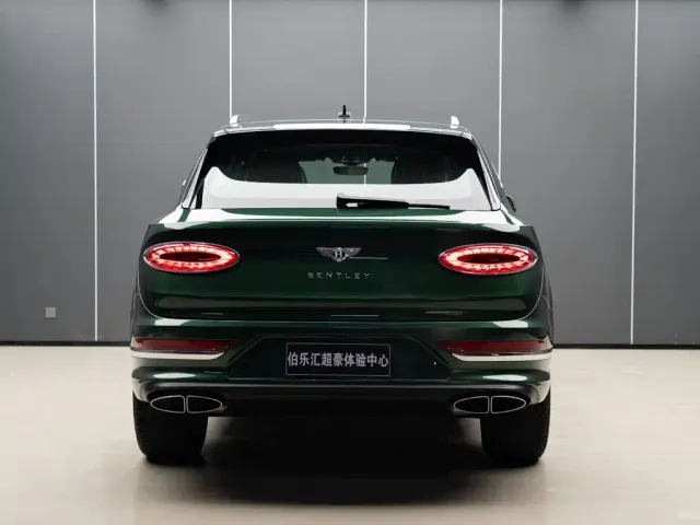 Bentley Bentayga — Фото автомобиля 7