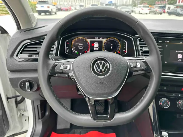 Volkswagen T-Roc — Фото автомобиля 14
