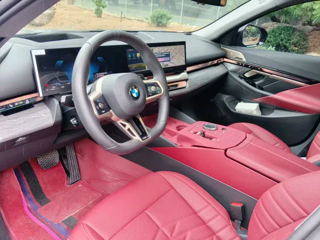 BMW 5 Series — Фото автомобиля 5