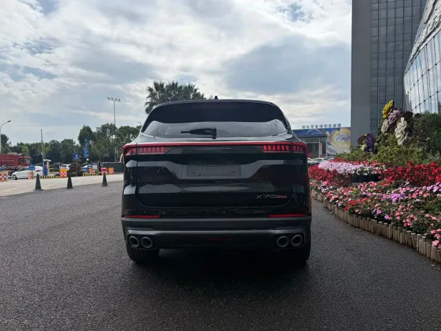 Jetour X70 Plus — Фото автомобиля 12