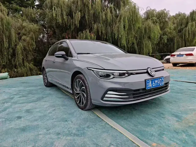 Volkswagen Golf — Фото автомобиля 2