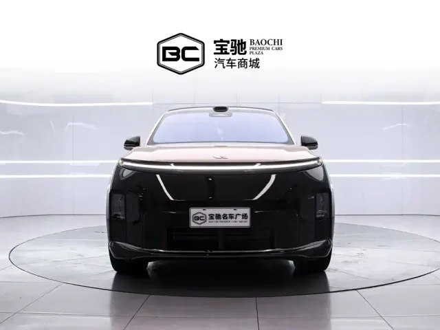 Li Auto L9 — Фото автомобиля 2