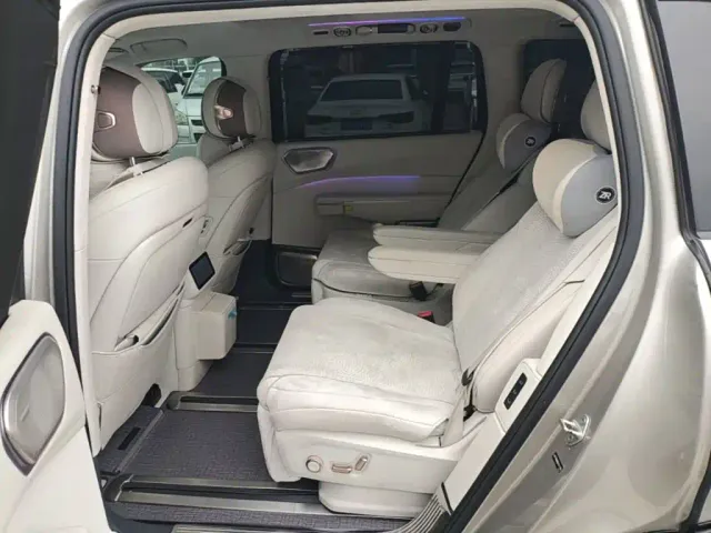 Lynk & Co 900 — Фото автомобиля 16