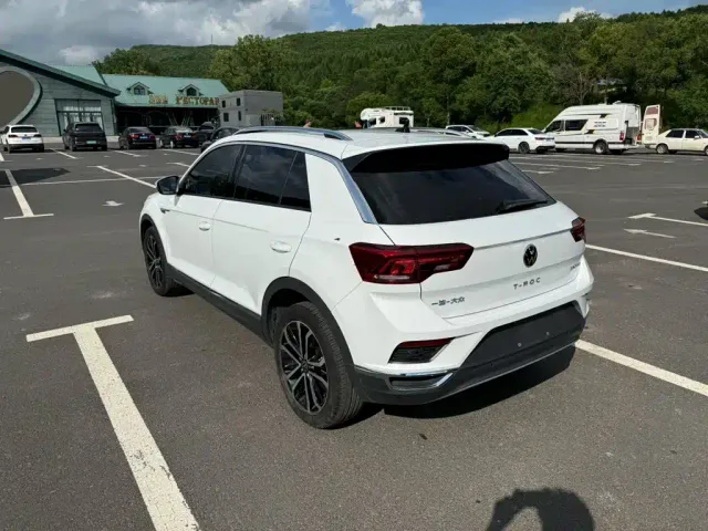 Volkswagen T-Roc — Фото автомобиля 6