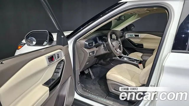 Ford Explorer Explorer 6 поколение 3.0 Platinum 4WD — Фото автомобиля 10