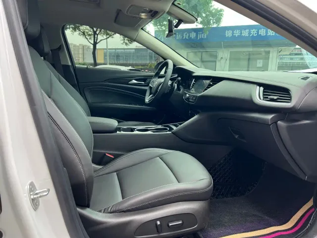 Buick Regal — Фото автомобиля 10