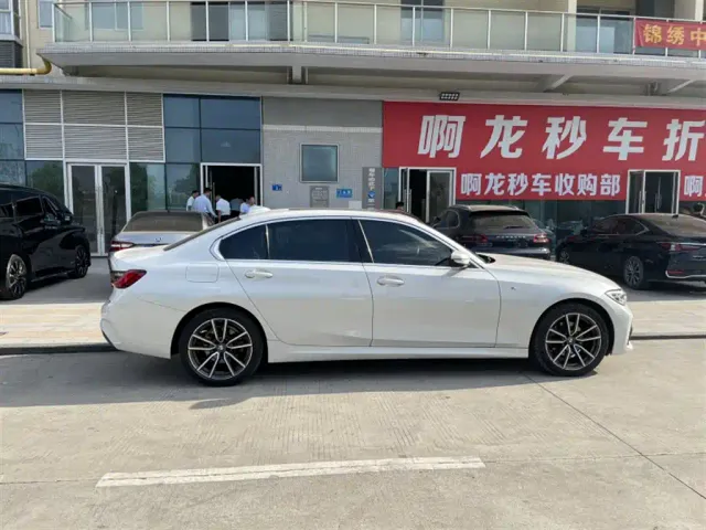 BMW 3 Series — Фото автомобиля 9