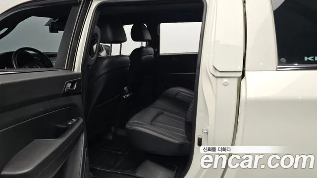 KG_Mobility_Ssangyong Rexton Новый Rexton Sport Khan Дизель 2.2 4WD — Фото автомобиля 11