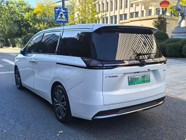 GAC Trumpchi E8 — Фото автомобиля 3