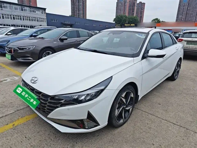 Фотография автомобиля — Hyundai Elantra
