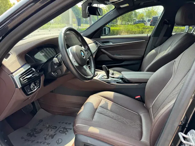 BMW 5 Series — Фото автомобиля 8