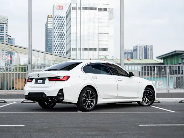BMW 3 Series — Фото автомобиля 8