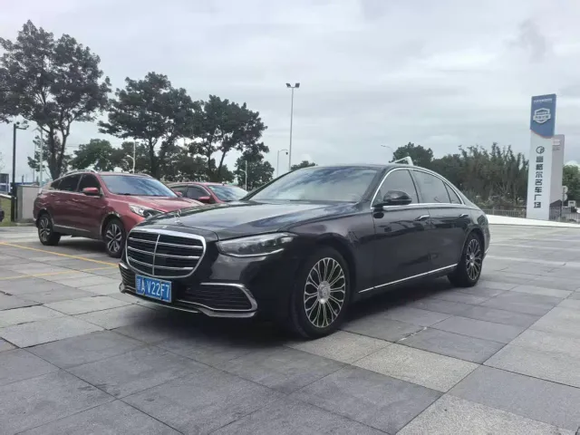 Фотография автомобиля — Mercedes-Benz S-Class