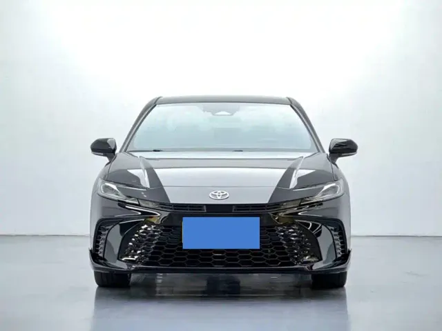 Toyota Camry — Фото автомобиля 2