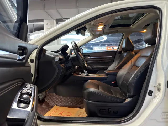 Nissan Teana — Фото автомобиля 7