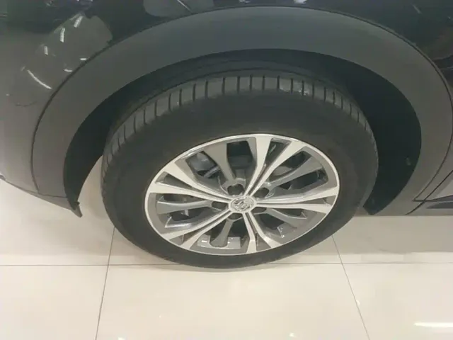 Buick Envision Plus — Фото автомобиля 22