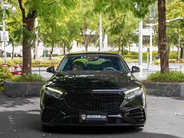 Mercedes-Benz E-Class — Фото автомобиля 17
