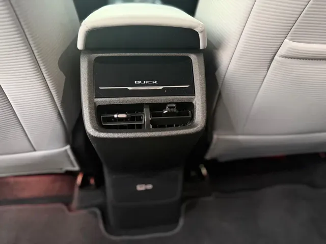 Buick E5 — Фото автомобиля 16