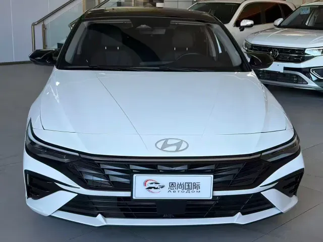 Hyundai Elantra — Фото автомобиля 2