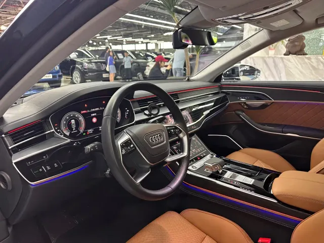 Audi A8 — Фото автомобиля 5