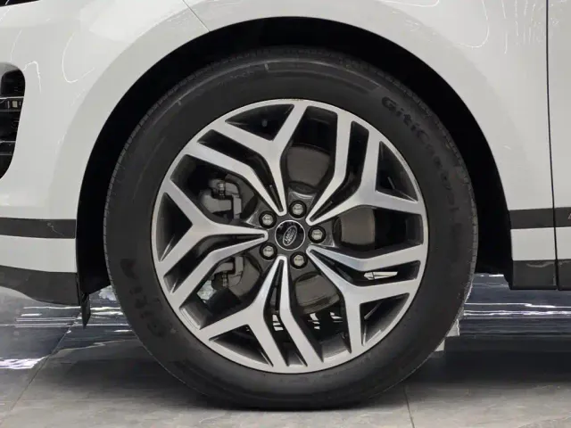 Land Rover Range Rover Evoque — Фото автомобиля 4