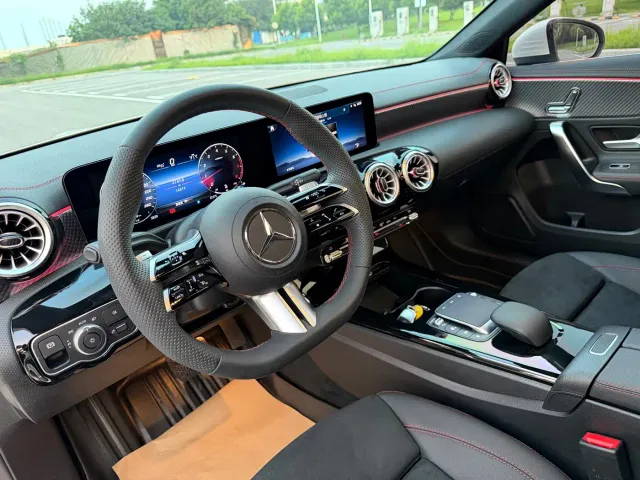 Mercedes-Benz A-Class — Фото автомобиля 6