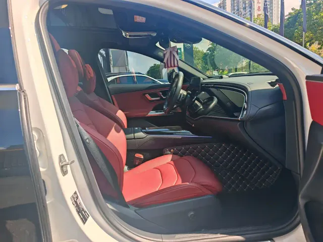 Mercedes-Benz E-Class — Фото автомобиля 6