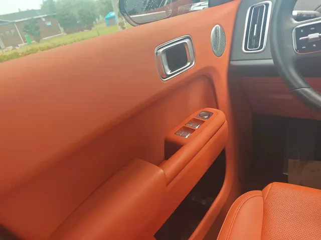 Li Auto L7 — Фото автомобиля 15
