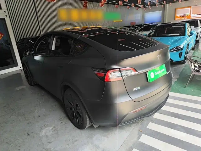 Tesla Model Y — Фото автомобиля 4