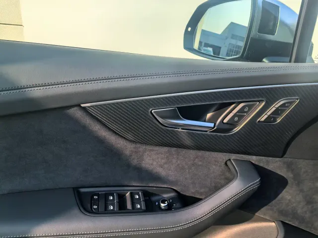 Audi SQ7 — Фото автомобиля 13