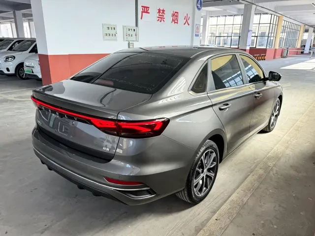 Geely Emgrand — Фото автомобиля 18