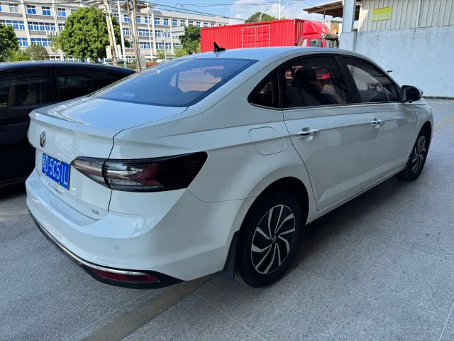 Volkswagen Lavida — Фото автомобиля 6