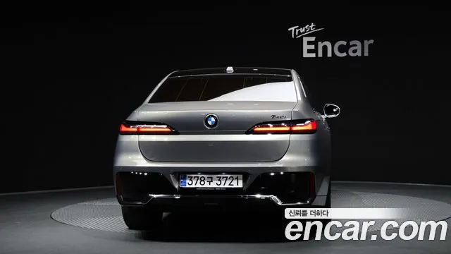 BMW 7 Series G70 — Фото автомобиля 4