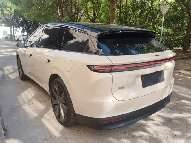 Li Auto i6 — Фото автомобиля 4
