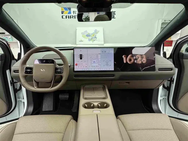 Li Auto i6 — Фото автомобиля 11