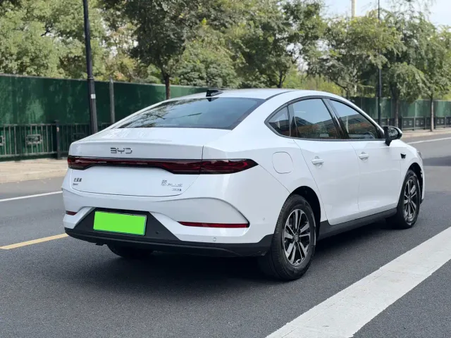 BYD Qin PLUS — Фото автомобиля 11