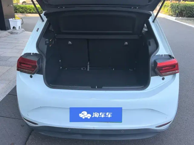 Volkswagen ID.3 — Фото автомобиля 4