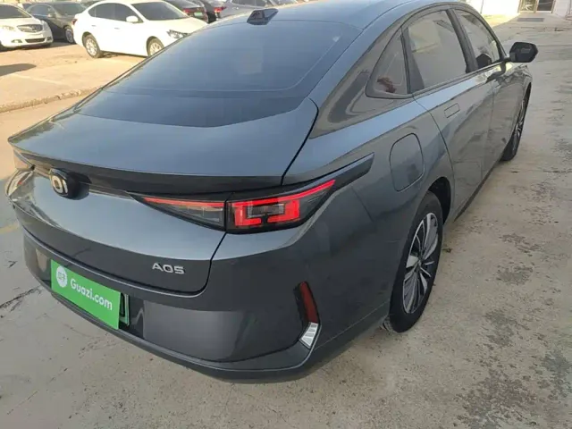 Changan Qiyuan A05 — Фото автомобиля 6