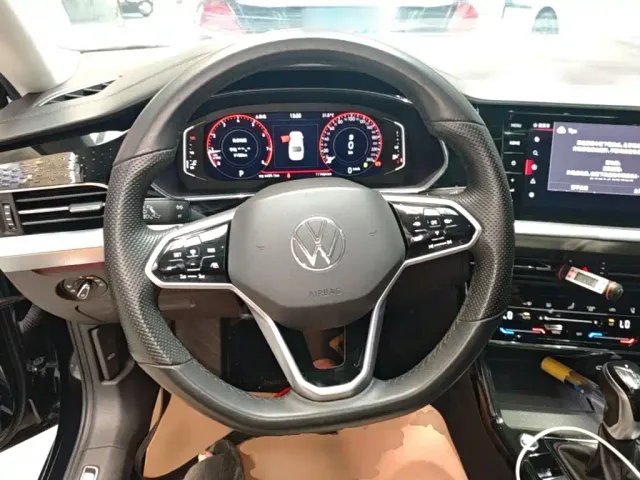 Volkswagen Passat — Фото автомобиля 10