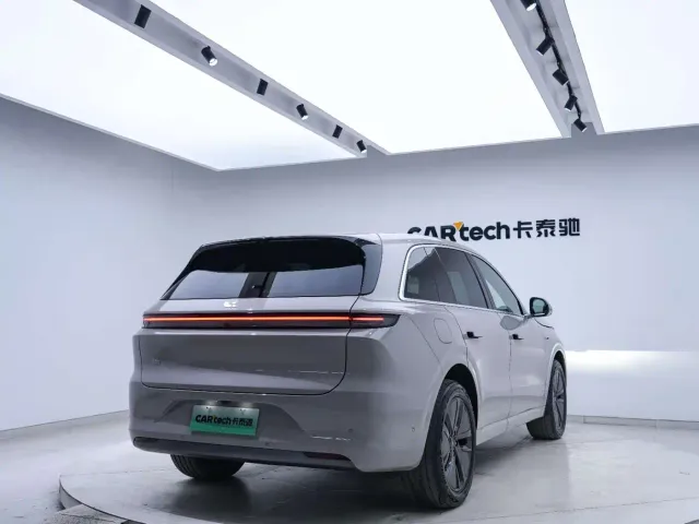 Li Auto L6 — Фото автомобиля 12